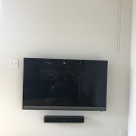 壁掛けテレビでシックに